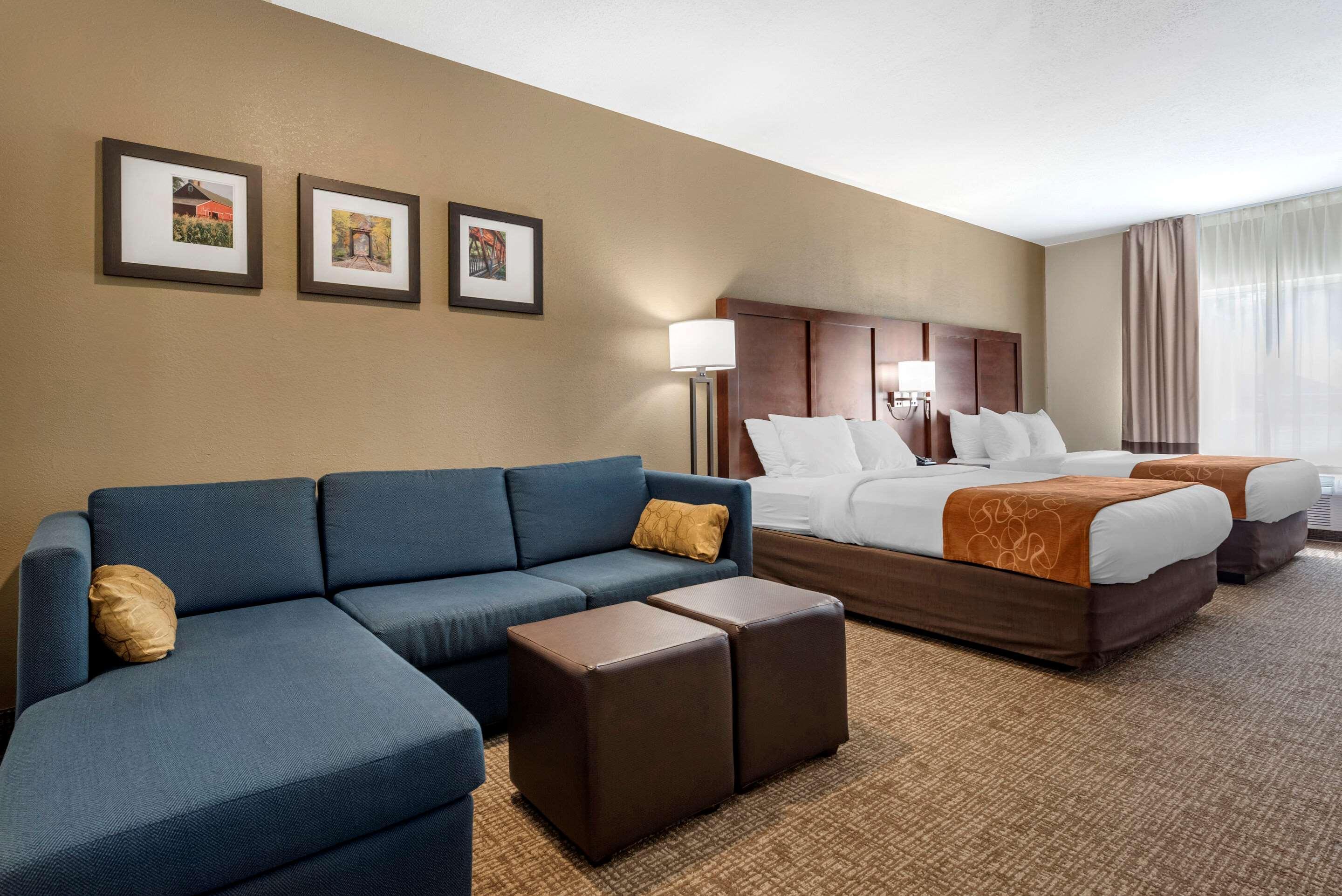 Comfort Suites Auburn Near I-69 Екстериор снимка