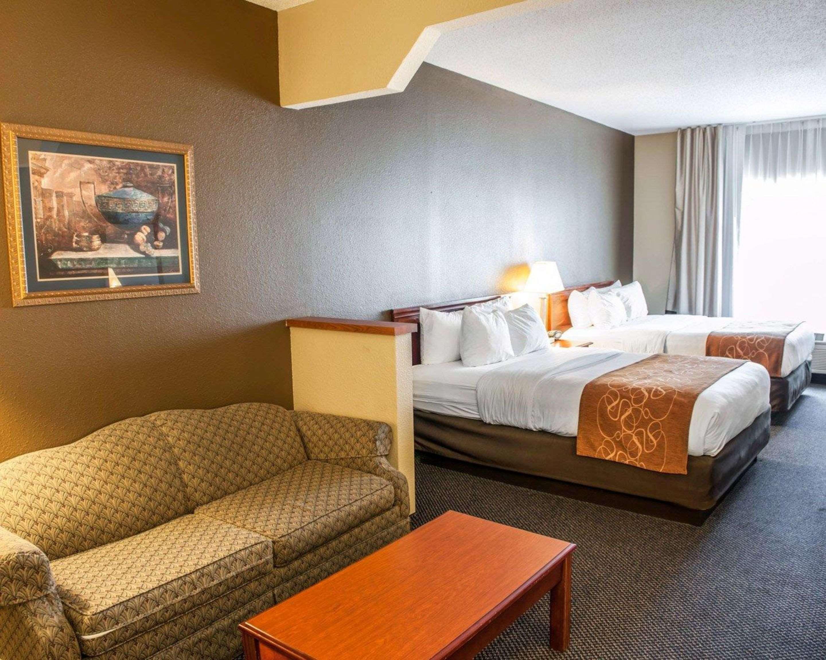 Comfort Suites Auburn Near I-69 Екстериор снимка