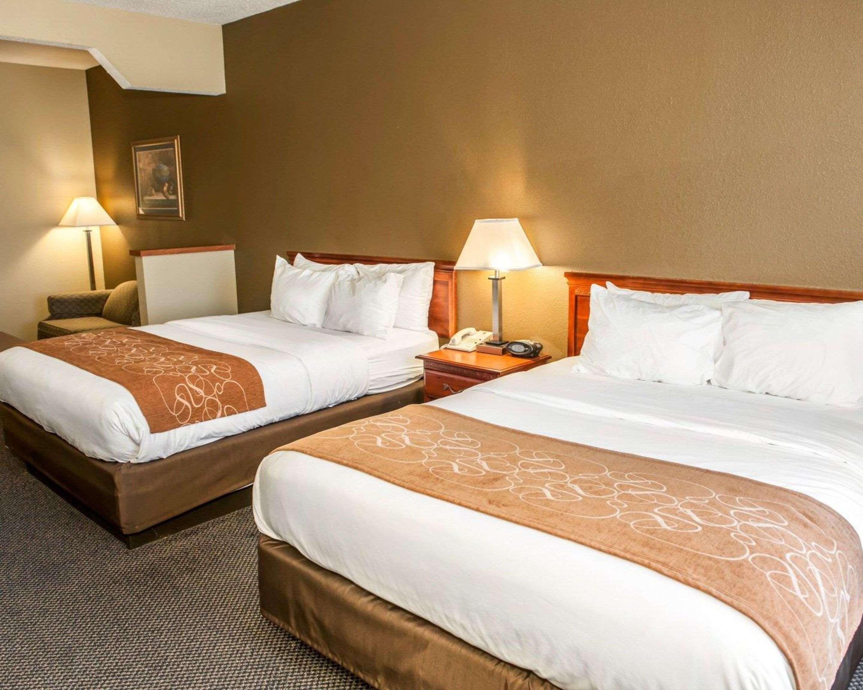 Comfort Suites Auburn Near I-69 Екстериор снимка