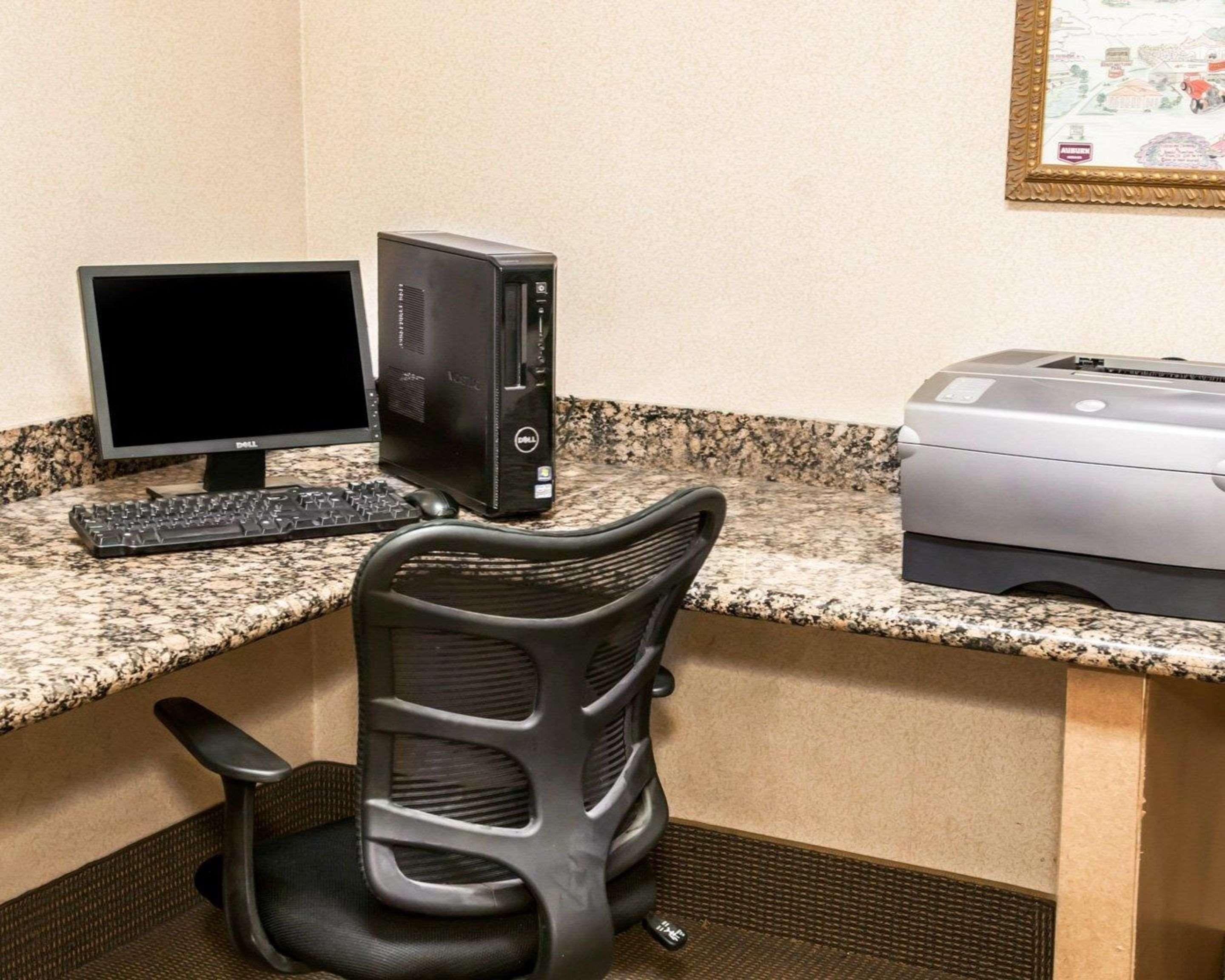 Comfort Suites Auburn Near I-69 Екстериор снимка