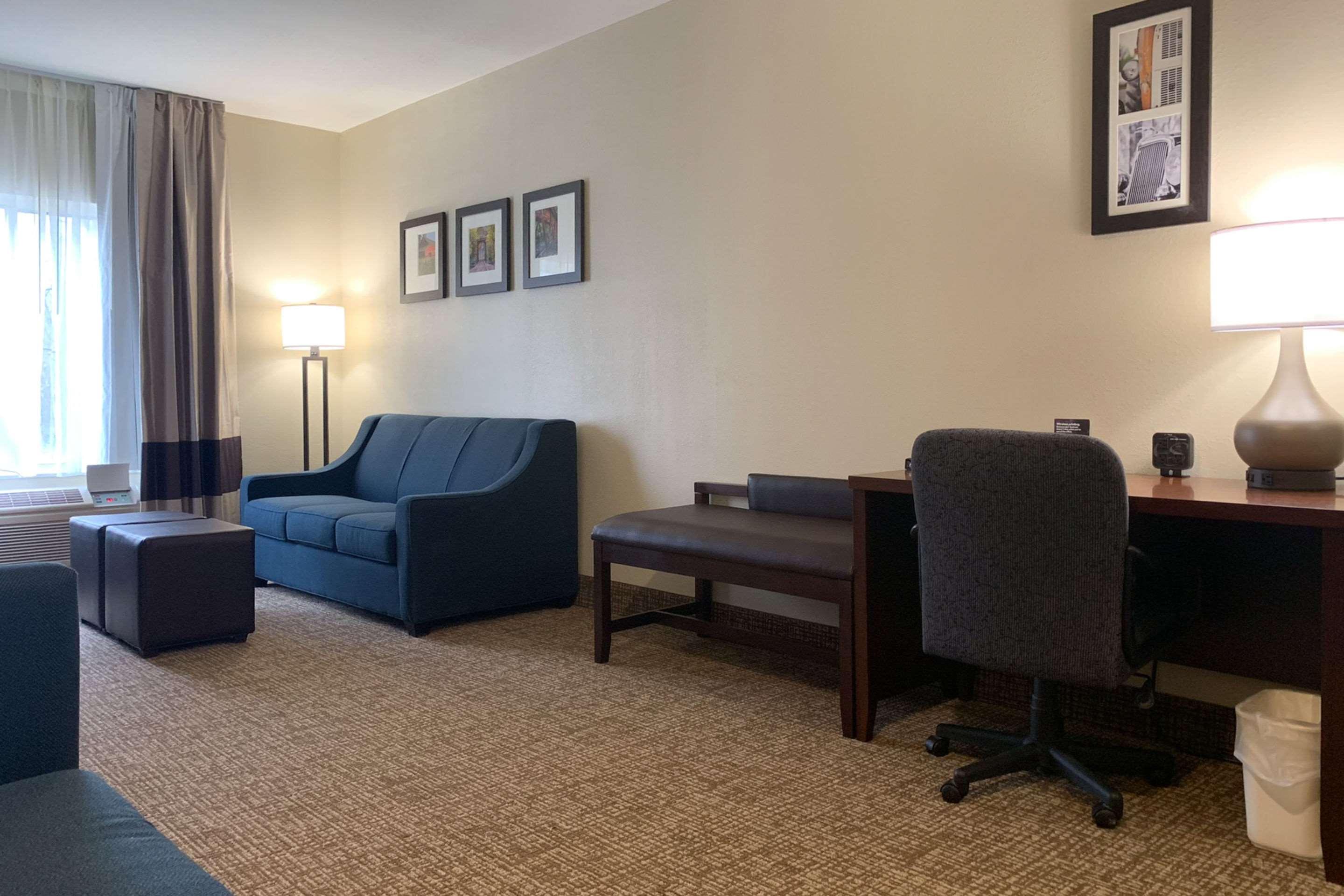Comfort Suites Auburn Near I-69 Екстериор снимка