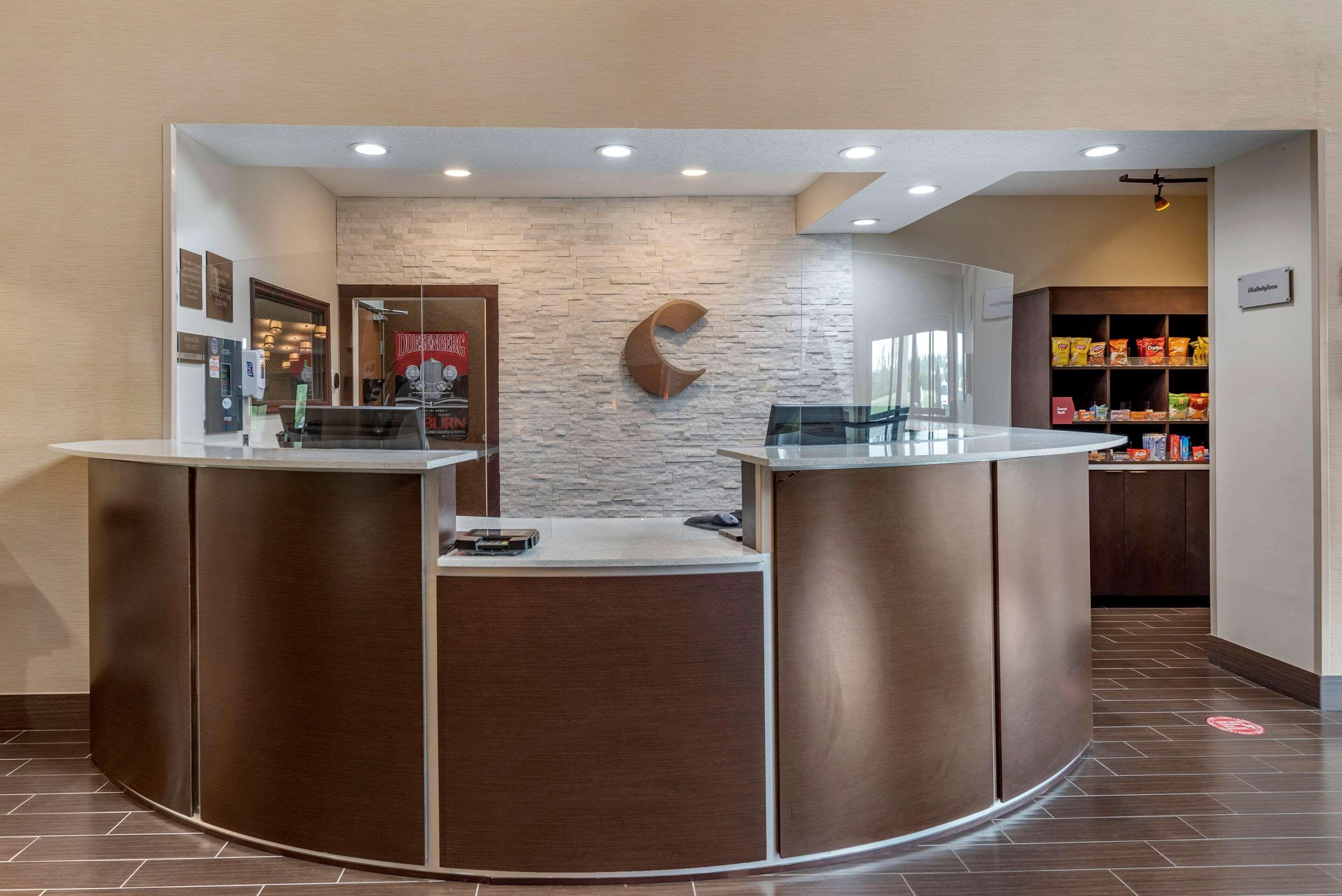 Comfort Suites Auburn Near I-69 Екстериор снимка