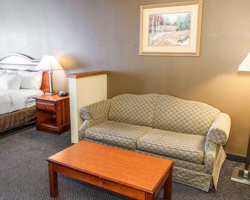 Comfort Suites Auburn Near I-69 Стая снимка